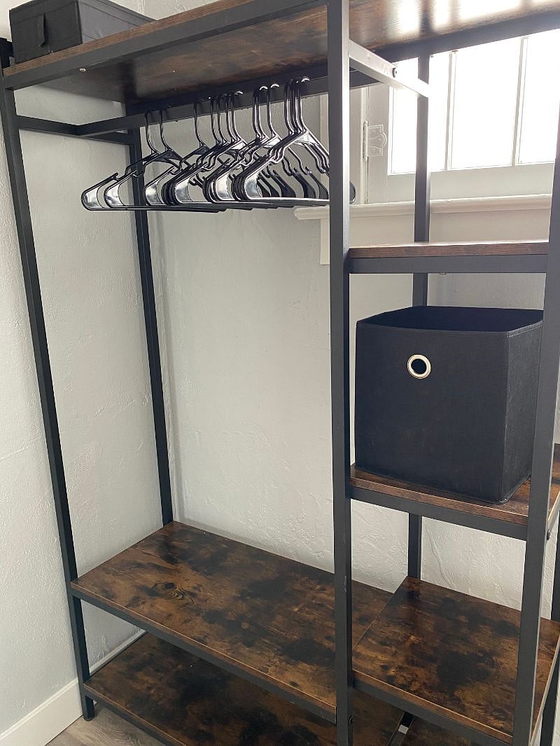 Closet system
