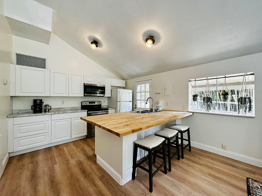 Furnished Finder property 502719_1 photo 3