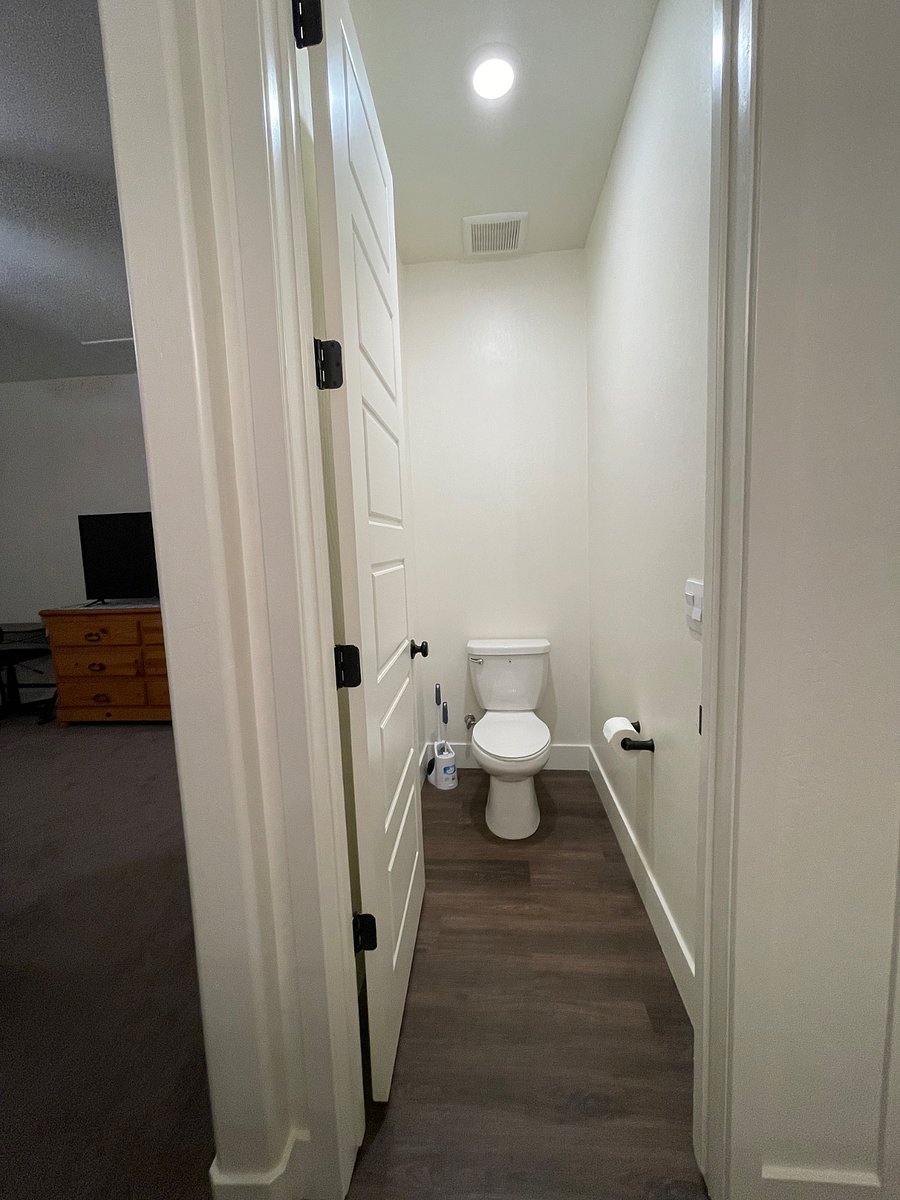 Furnished Finder property 502769_1 photo 3