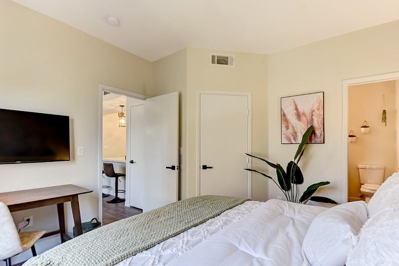 Furnished Finder property 502786_1 photo 7