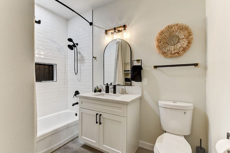 Experience ultimate convenience and comfort in our full guest bathroom, designed to meet all of your needs during your stay in Las Vegas