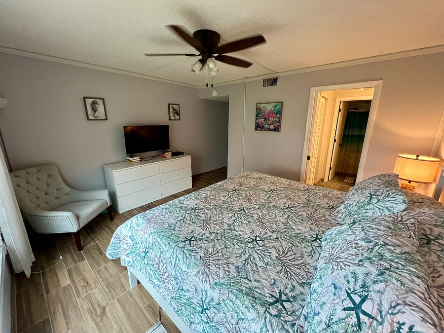 Cable TV viewable from bed or....