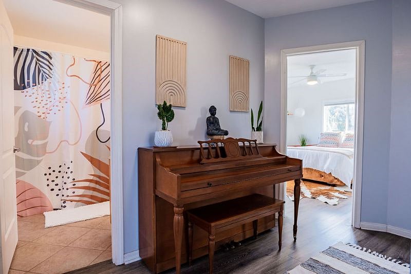 upstairs landing with access to both bed/bath