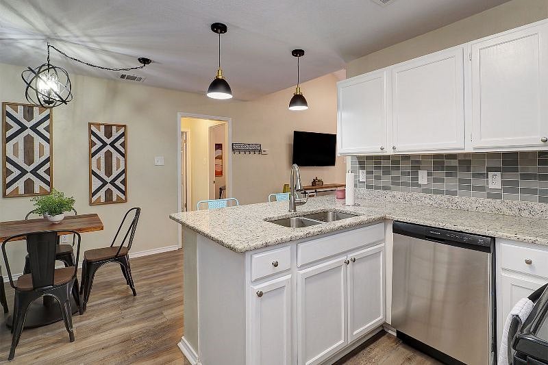 Furnished Finder property 502980_1 photo 15