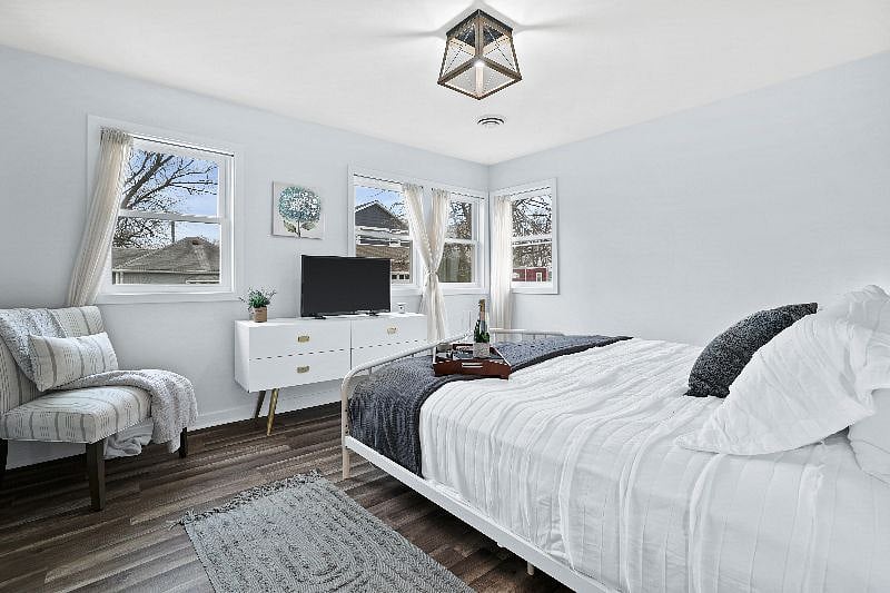 King size bed