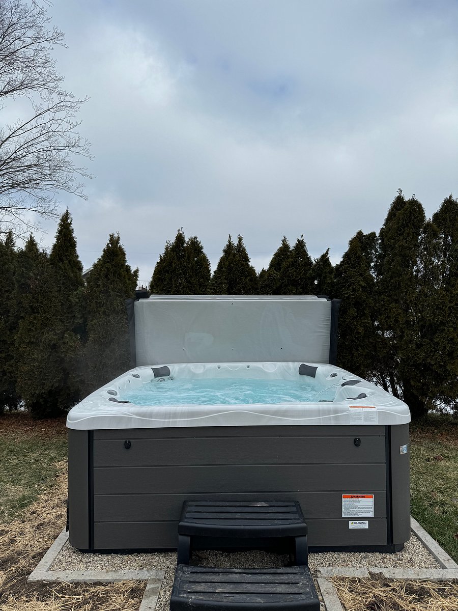 6 person hot tub