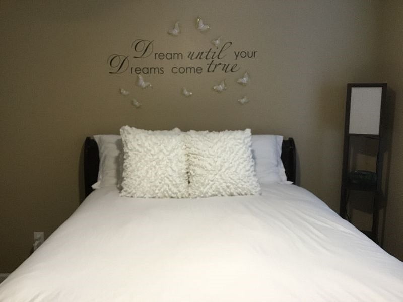 Queen bedroom 2
