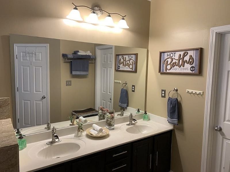 Master bedroom bathroom