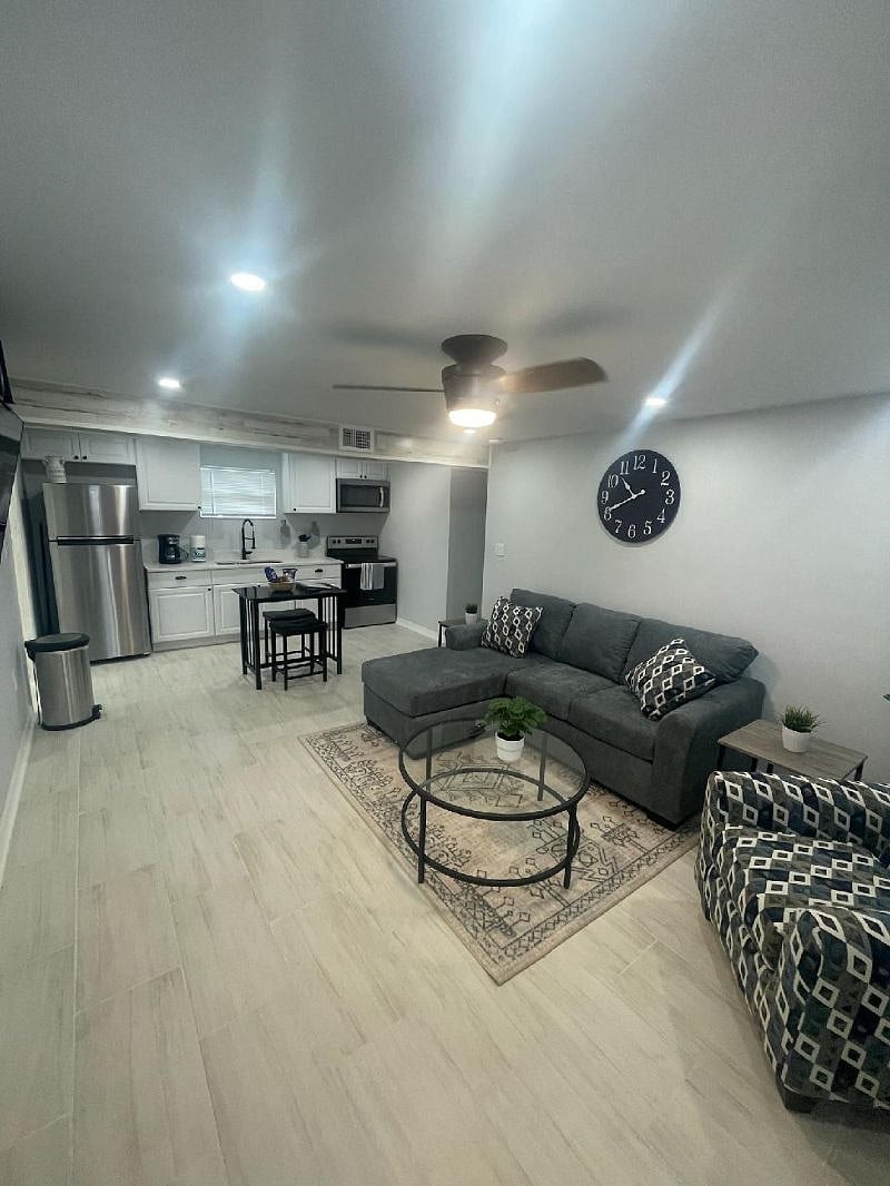 Furnished Finder property 503147_1 photo 2