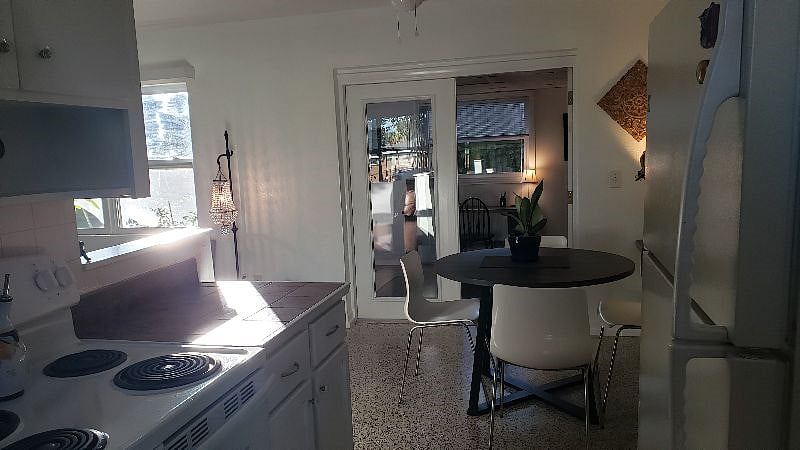 Furnished Finder property 503185_1 photo 30