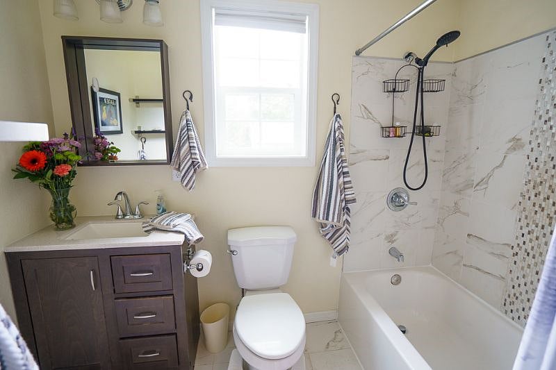 Full bathroom