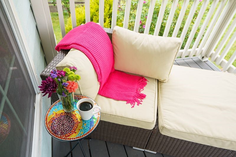 Front porch chaise