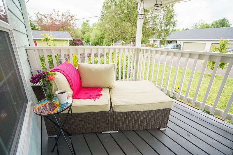 Front portch chaise