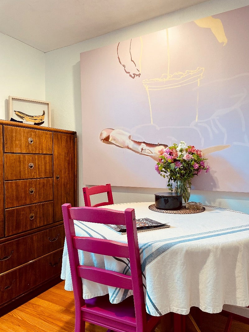 An empty pantry for you personally in your dining area.