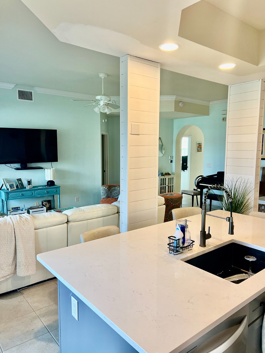 Newly renovated open concept kitchen! New stainless steel appliances!