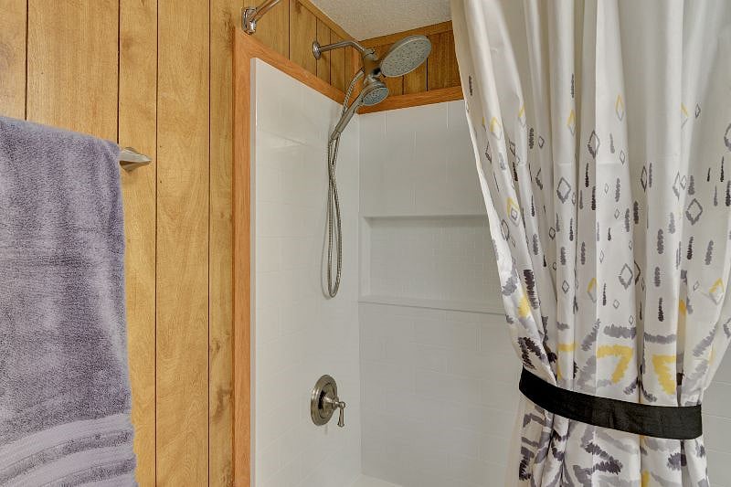 2nd Bathroom 3