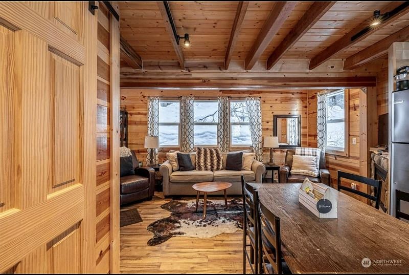 Furnished Finder property 504249_1 photo 2