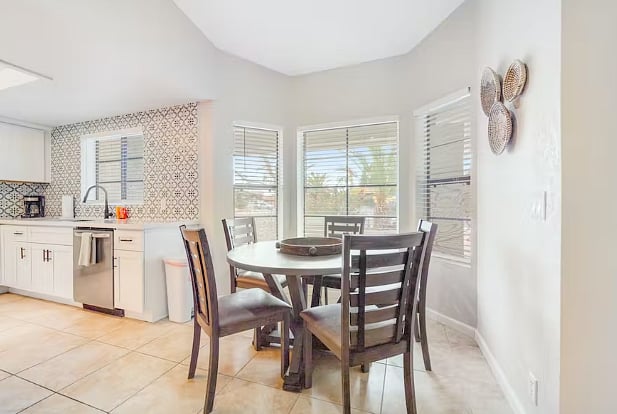 Furnished Finder property 504316_1 photo 4