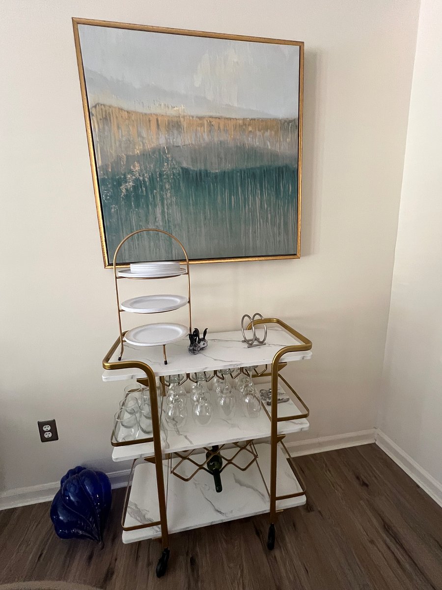 Dining Area - Bar chart and wine glasses