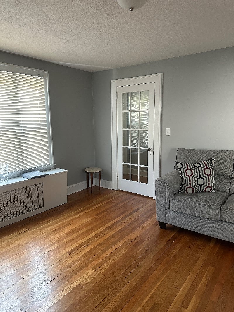 Lounging area 1