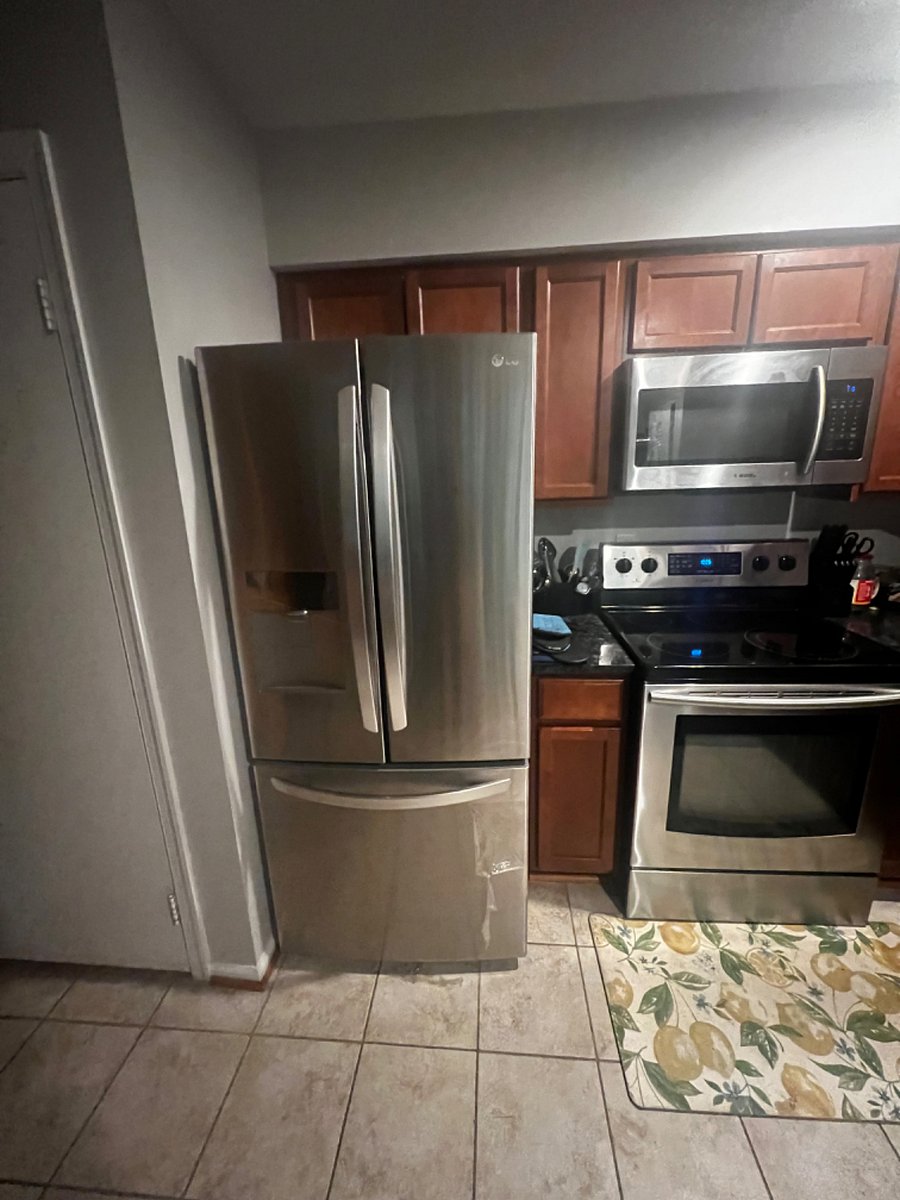 Full Kitchen stocked with all cooking essentials and plenty of extras like a Blender, Toaster, Air fryer, 2nd Refrigerator, smore maker and indoor grill!