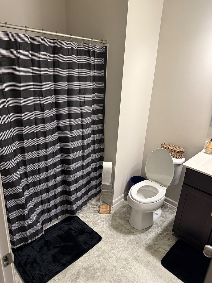 Full bathroom basement