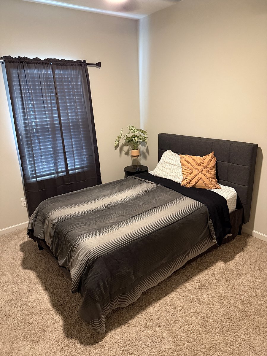 Full size bed
