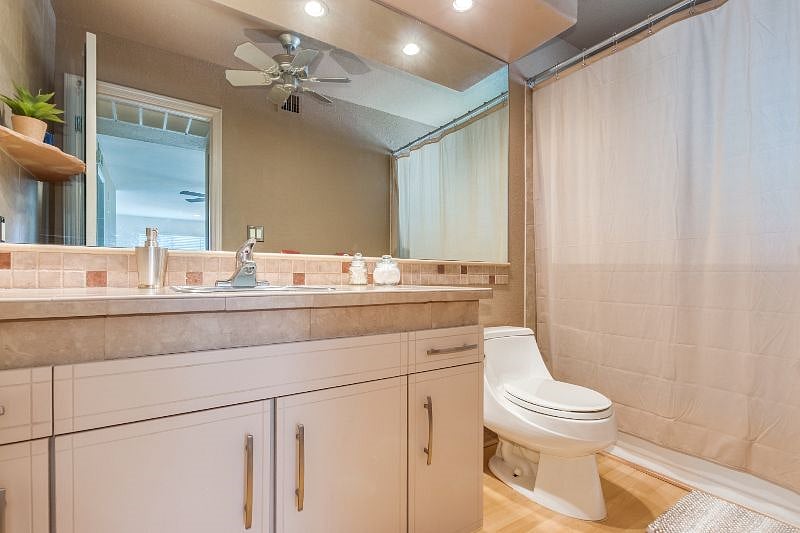 2nd Bathroom