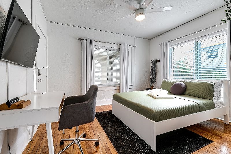 Room 2 + private entrance
