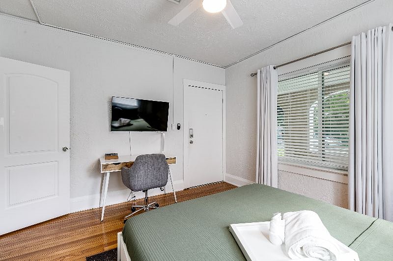 Room 2 + private entrance