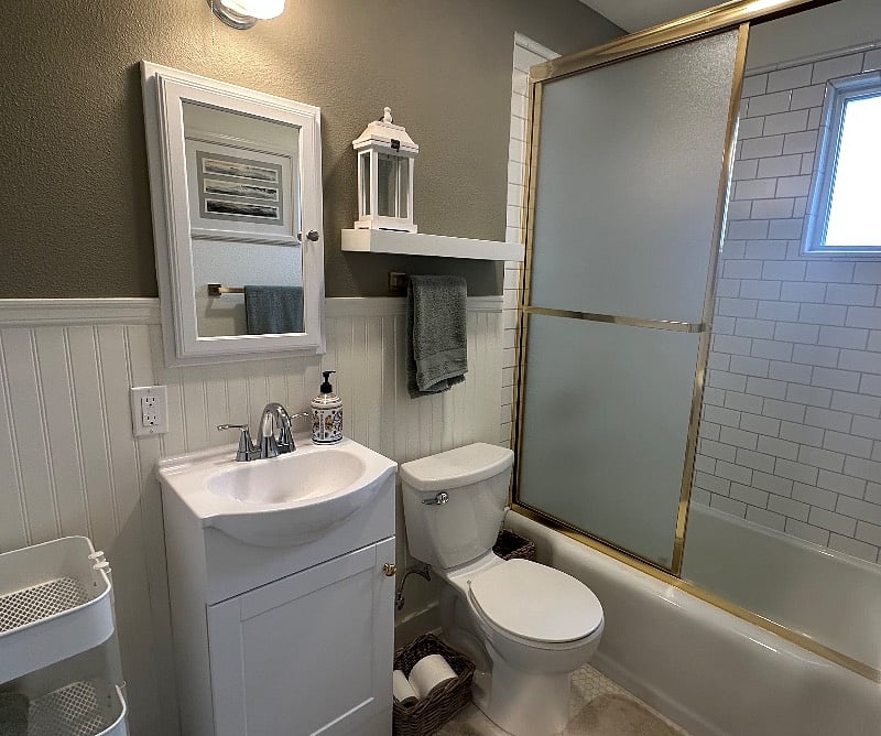 Tub/shower combination.
