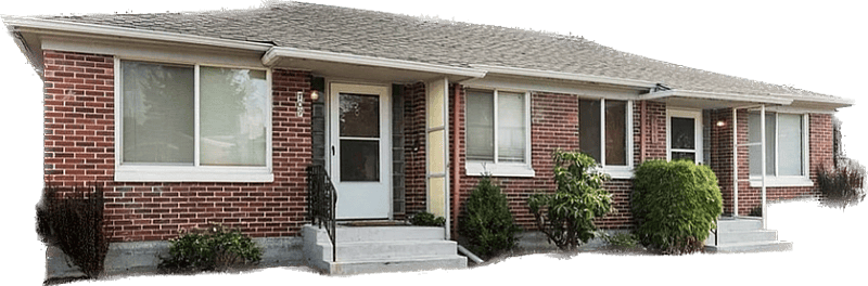 Duplex is located in a nice neighborhood close to a large park, coffee shop and dining.