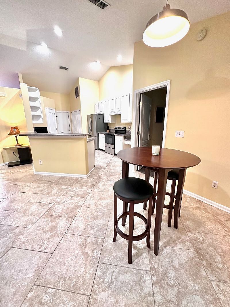Furnished Finder property 504616_1 photo 10