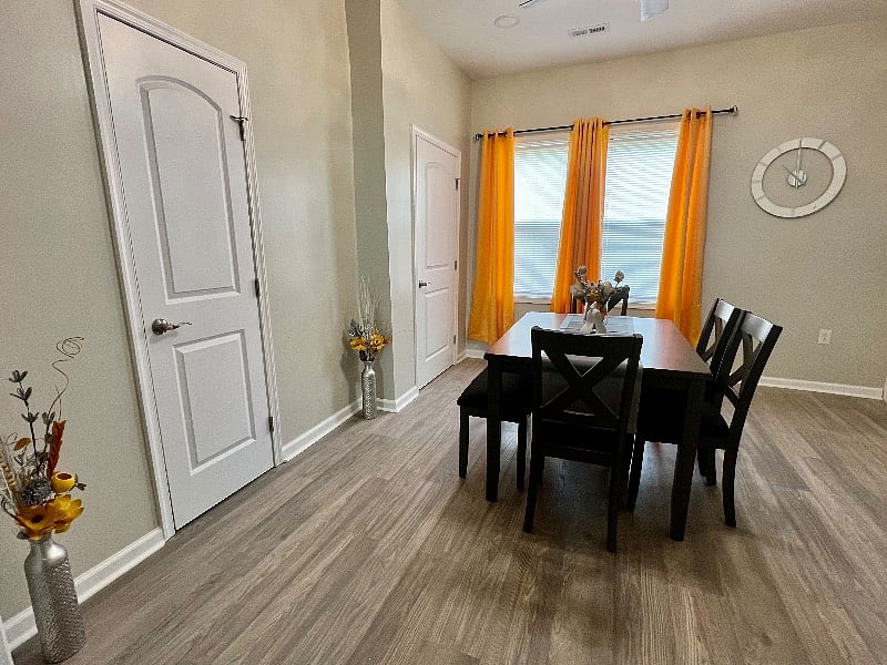 Furnished Finder property 504884_1 photo 12