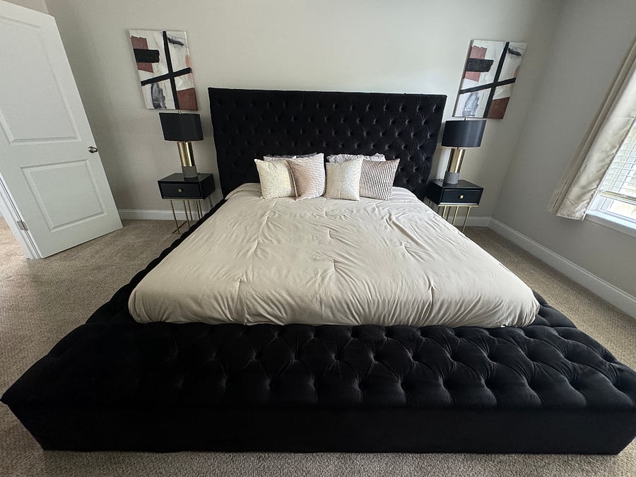 King Bed
Primary with Ensuite