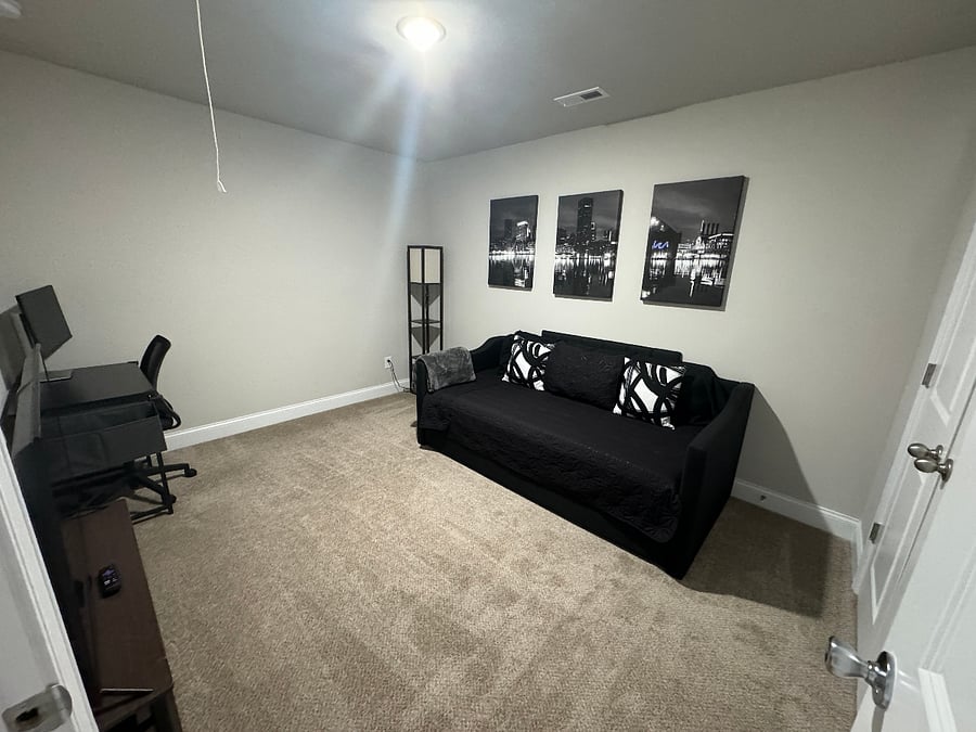 Twin day bed with twin trundle
Room #4