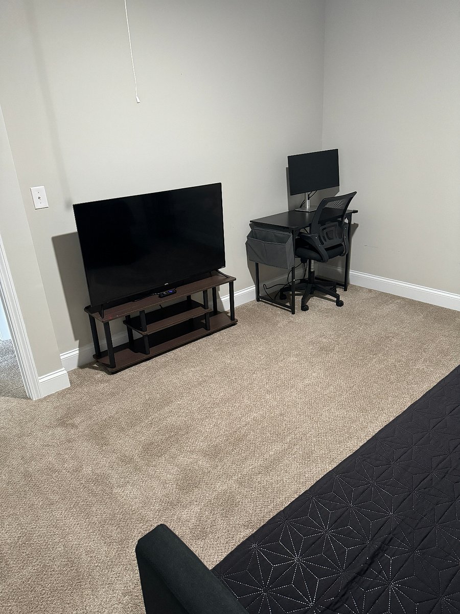 Desk and tv setup
Room #4