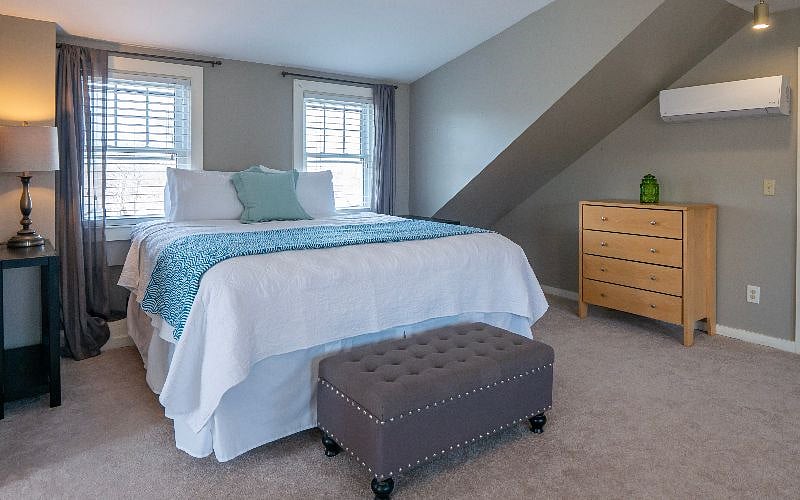 another view of the king bedroom