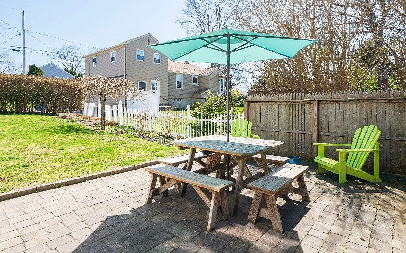 Side patio area