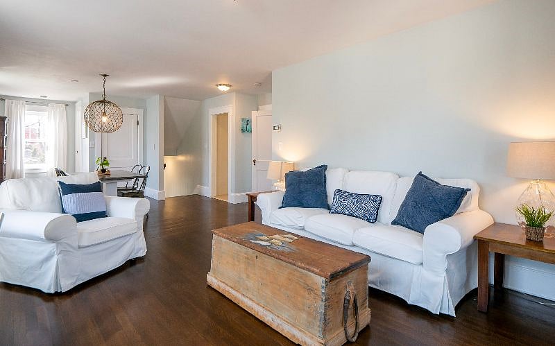 Open living room dining room area with hardwood floors