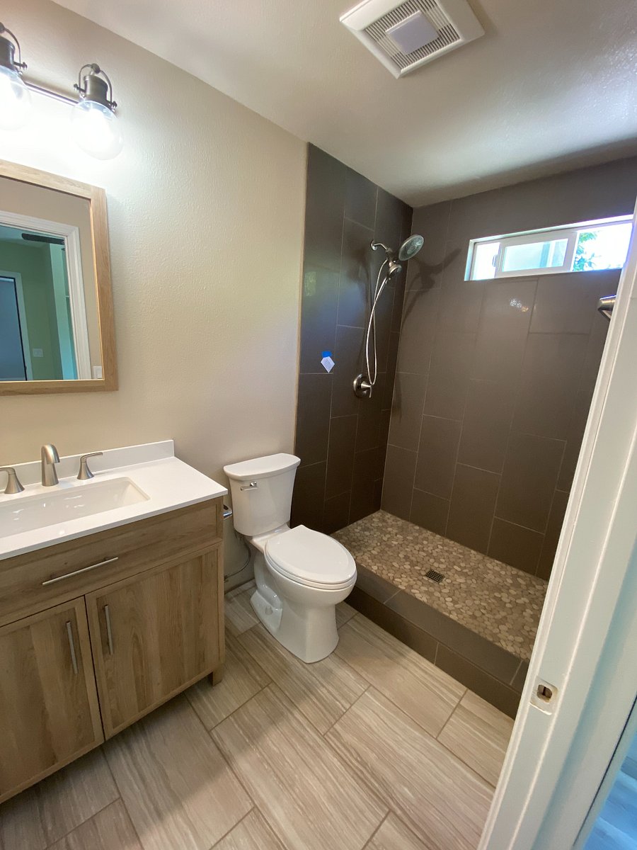 Full bath of the 2nd primary suite. Walk in for easy access.