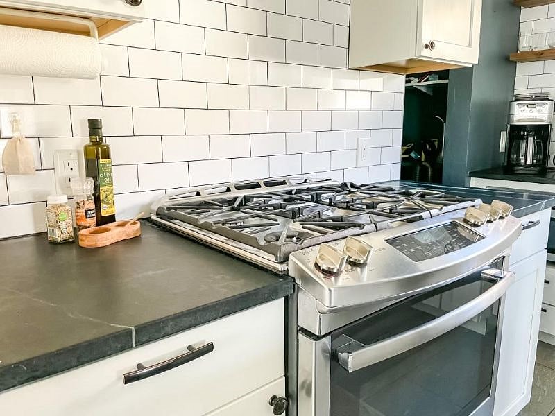 Large gas-stove range
