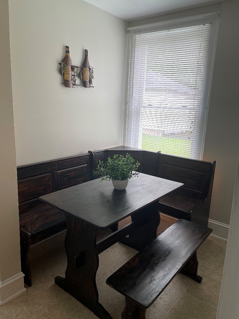 Dining/nook eating area off kitchen.
