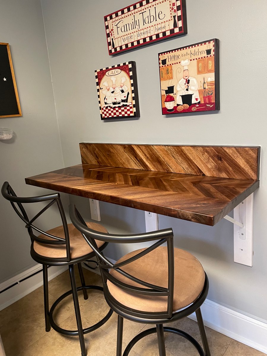 Breakfast nook area in kitchen