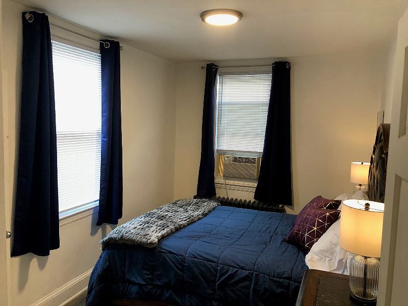 Quiet and sunny (with blackout curtains)