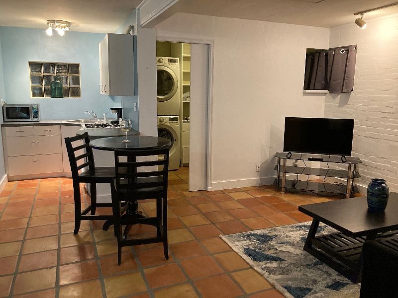 Furnished Finder property 505483_1 photo 3