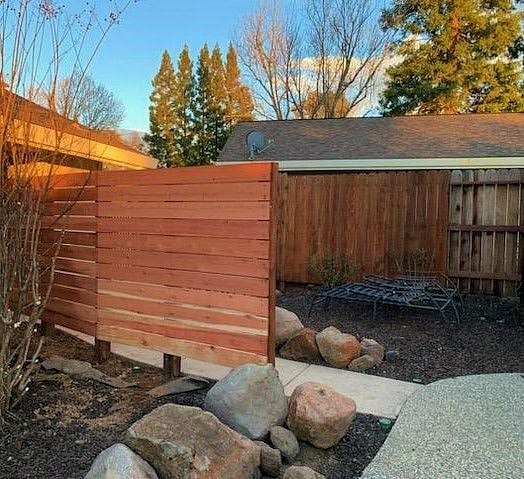 Airbnb on-site with Privacy Wall to respect tenant rest and relaxation!!