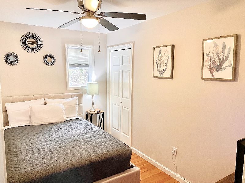 Second room Queen Bed 