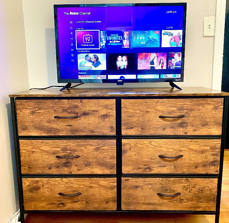 Second room Roku Tv. 