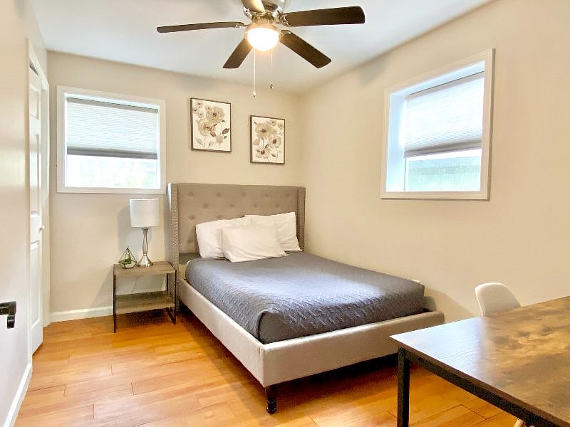 First room and Desk